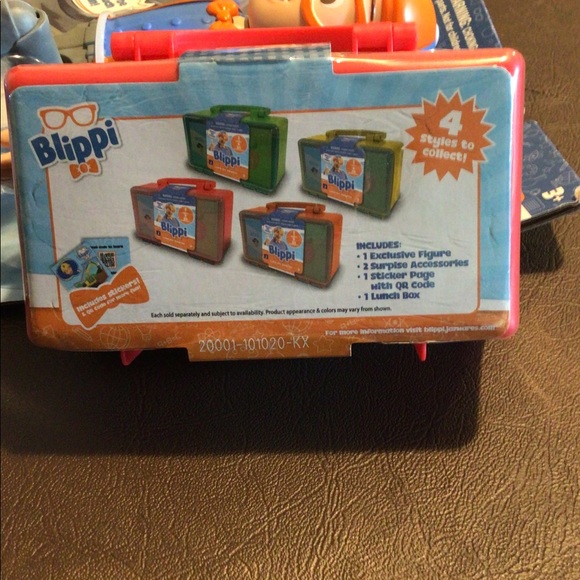 Blippi Lunch Box with Surprise Figurine pack Red & Blipping Bendables. - Picture 5 of 5